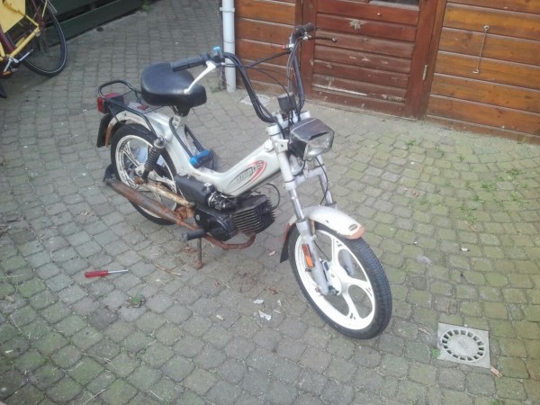 tomos.jpg