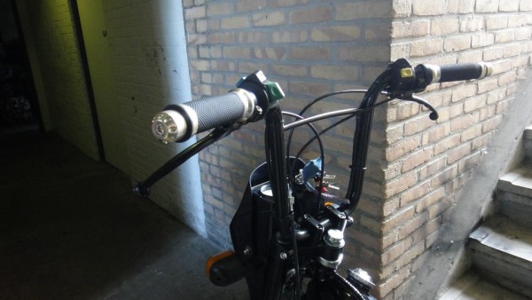 nieuwe handgrepen , neeee zijn geen diamantjes.jpg (240.58 KiB) 12524 keer bekeken nieuwe handgrepen , neeee zijn geen diamantjes.jpg