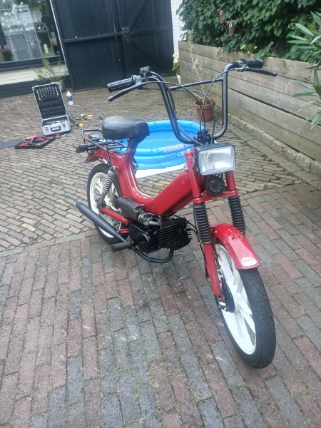 tomos1.jpg